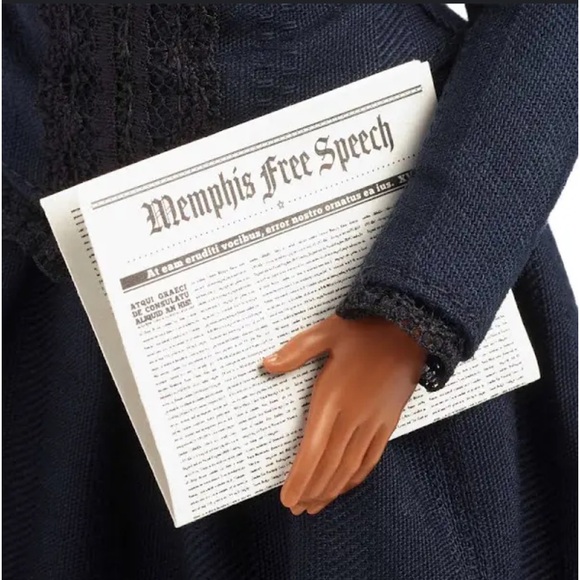 Barbie Signature-Inspiring Women’s Series “Ida B. Wells” Collector doll - Picture 2 of 6